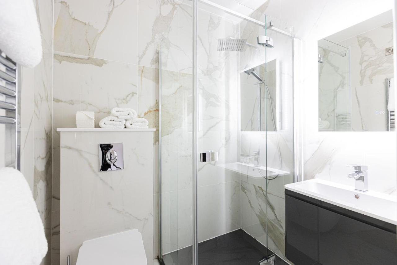 Apartment Curran Gate Luxury Serviced Apartments, *