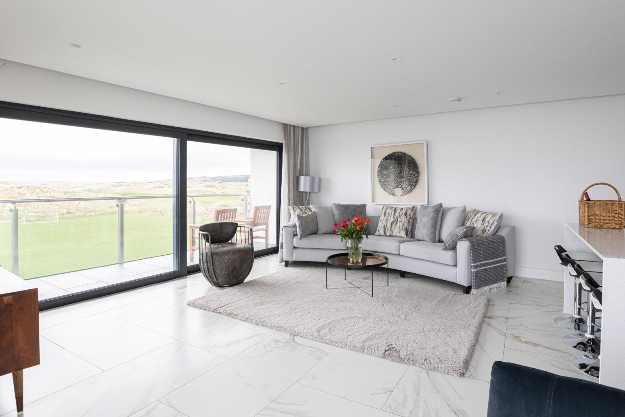 Curran Gate Luxury Serviced Apartments, Apartment